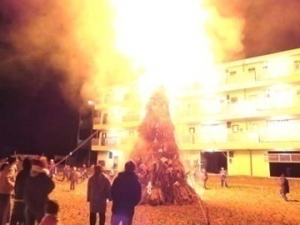 たつの市誉田町福田の「小さな火祭りトンド」